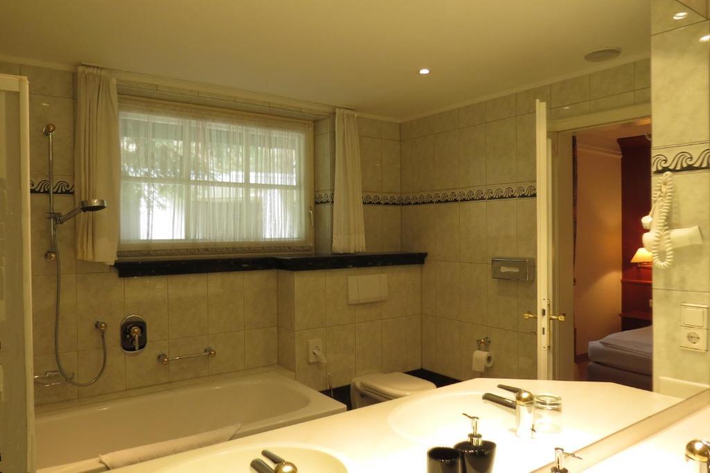 Park Hotel Am Schloss Ettringen  Rum bild