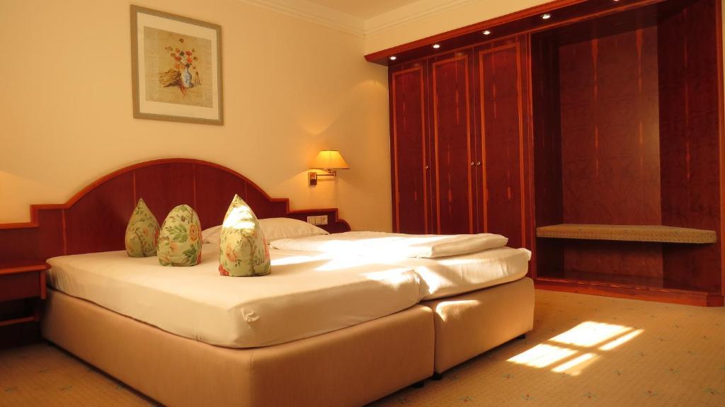 Park Hotel Am Schloss Ettringen  Rum bild